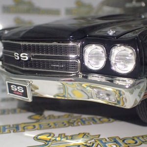 ACME A1805527 - 1/18 Scale 1970 Chevrolet Chevelle SS 454 Die-cast Model