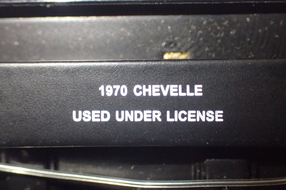 ACME A1805527 - 1/18 Scale 1970 Chevrolet Chevelle SS 454 Die-cast Model