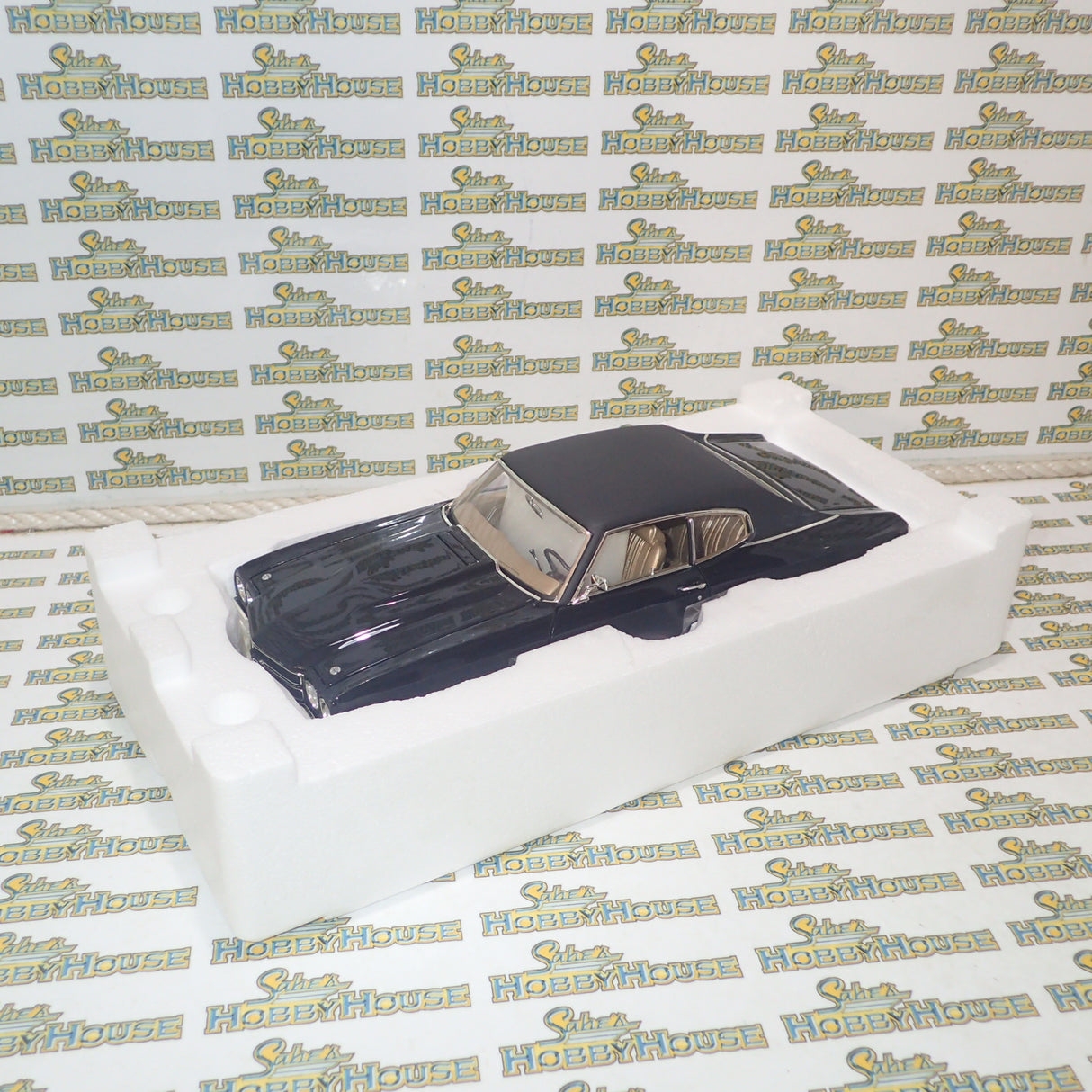 ACME A1804107 - 1/18 Scale 1932 Ford Truck - So-Cal Speed Shop Die-cast Model Replica