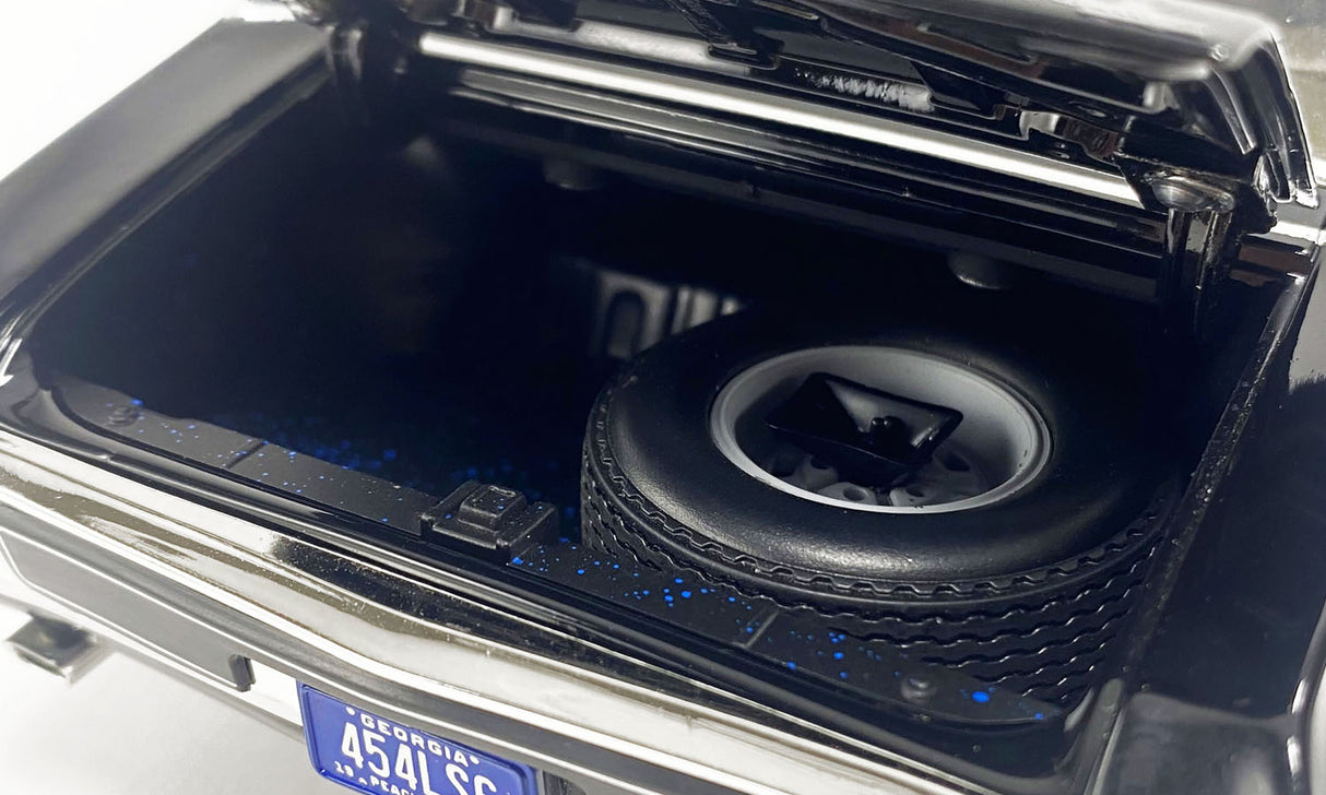 ACME A1805527 - 1/18 Scale 1970 Chevrolet Chevelle SS 454 Die-cast Model