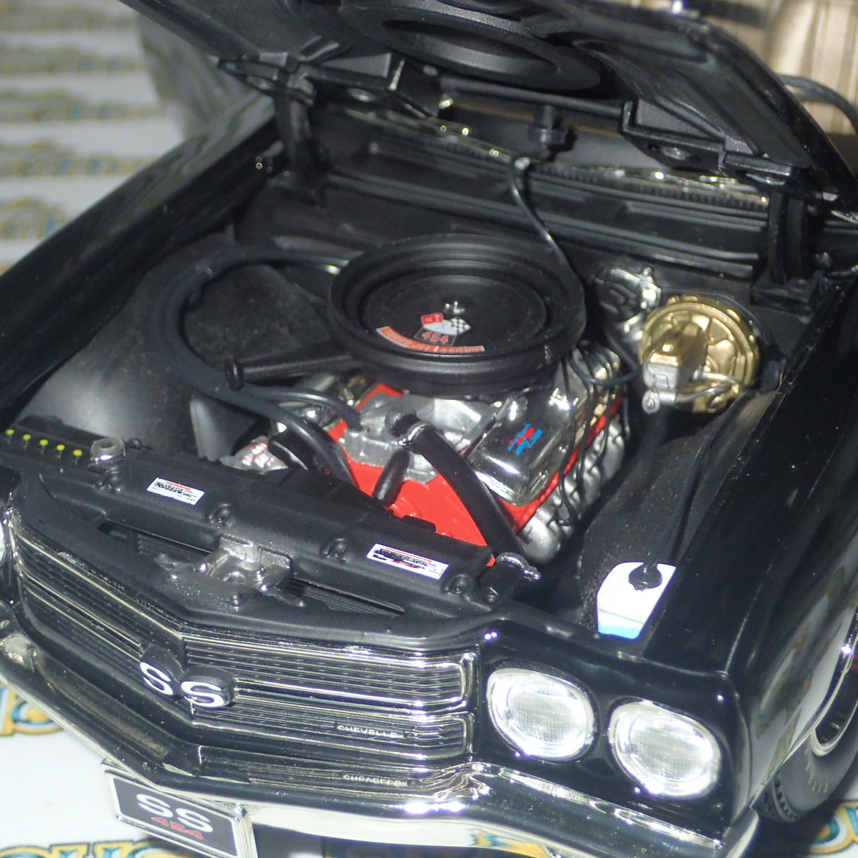 ACME A1805527 - 1/18 Scale 1970 Chevrolet Chevelle SS 454 Die-cast Model