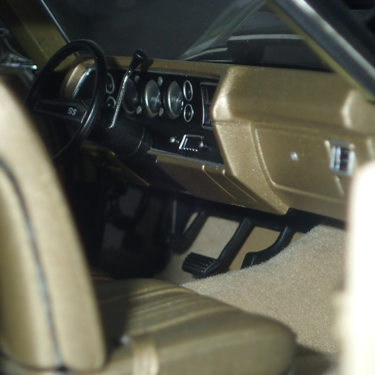 ACME A1804107 - 1/18 Scale 1932 Ford Truck - So-Cal Speed Shop Die-cast Model Replica