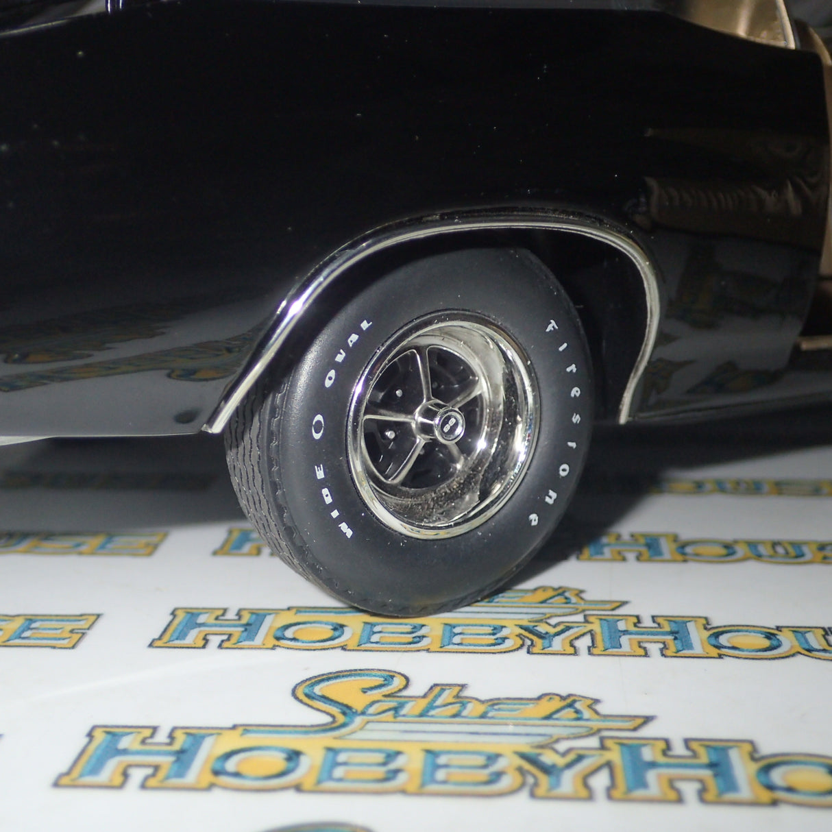 ACME A1805527 - 1/18 Scale 1970 Chevrolet Chevelle SS 454 Die-cast Model