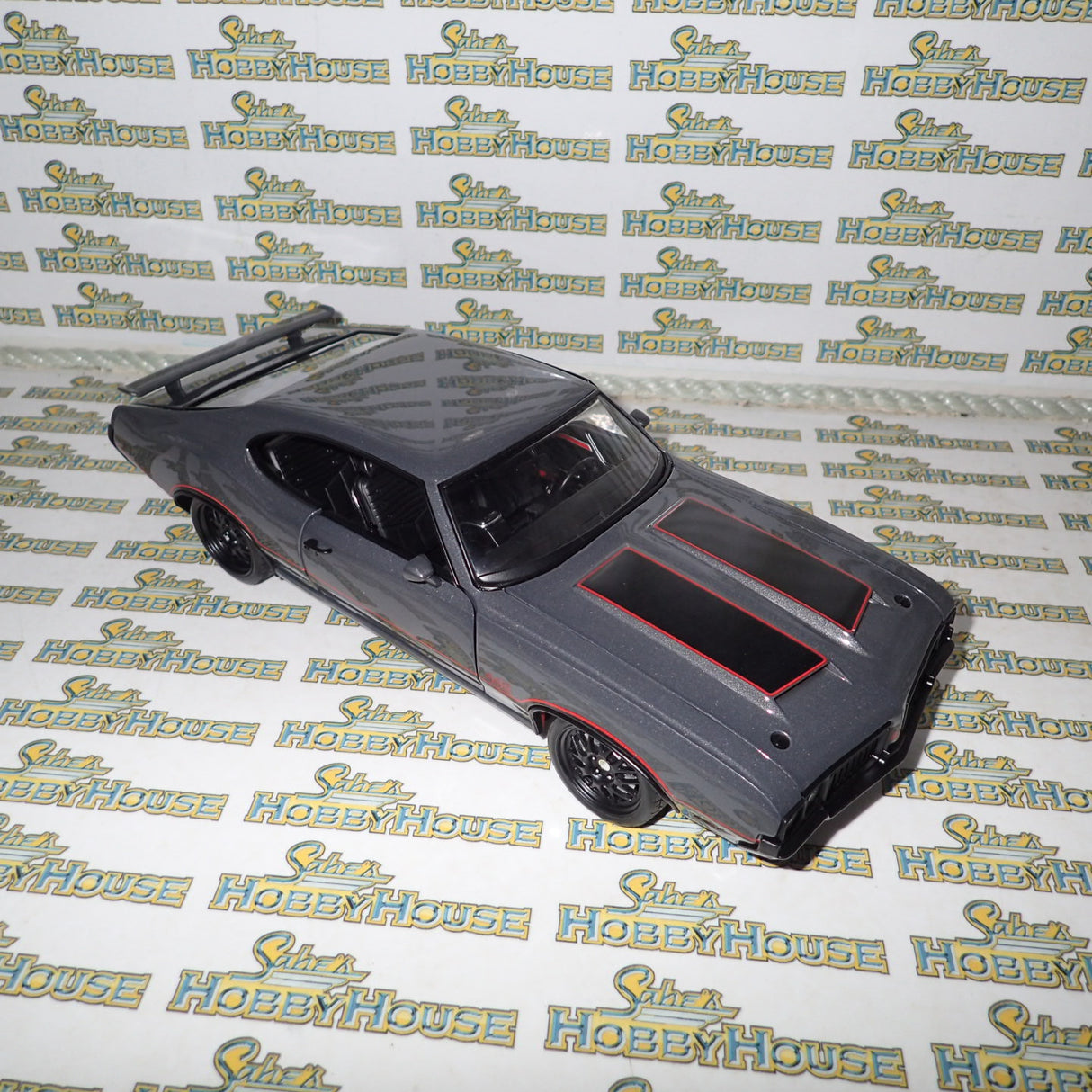 ACME A1805617 - 1/18 Scale - 1970 OLDSMOBILE 442 STREET FIGHTER Diecast Scale Model Replica