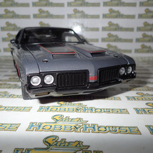 ACME A1805617 - 1/18 Scale - 1970 OLDSMOBILE 442 STREET FIGHTER Diecast Scale Model Replica