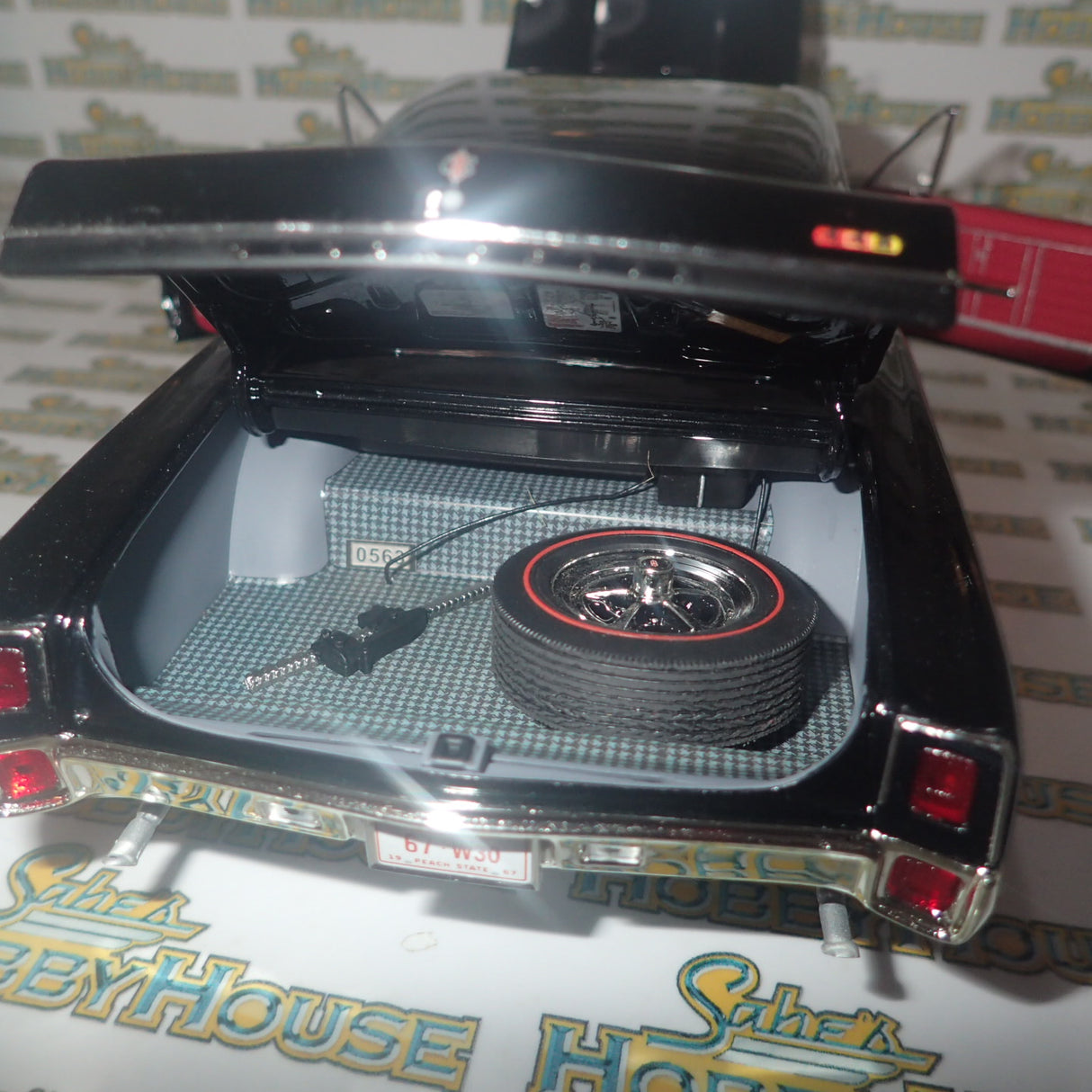 ACME A1805622 - 1/18 Scale 1967 OLDSMOBILE 442 Diecast Scale Model Replica