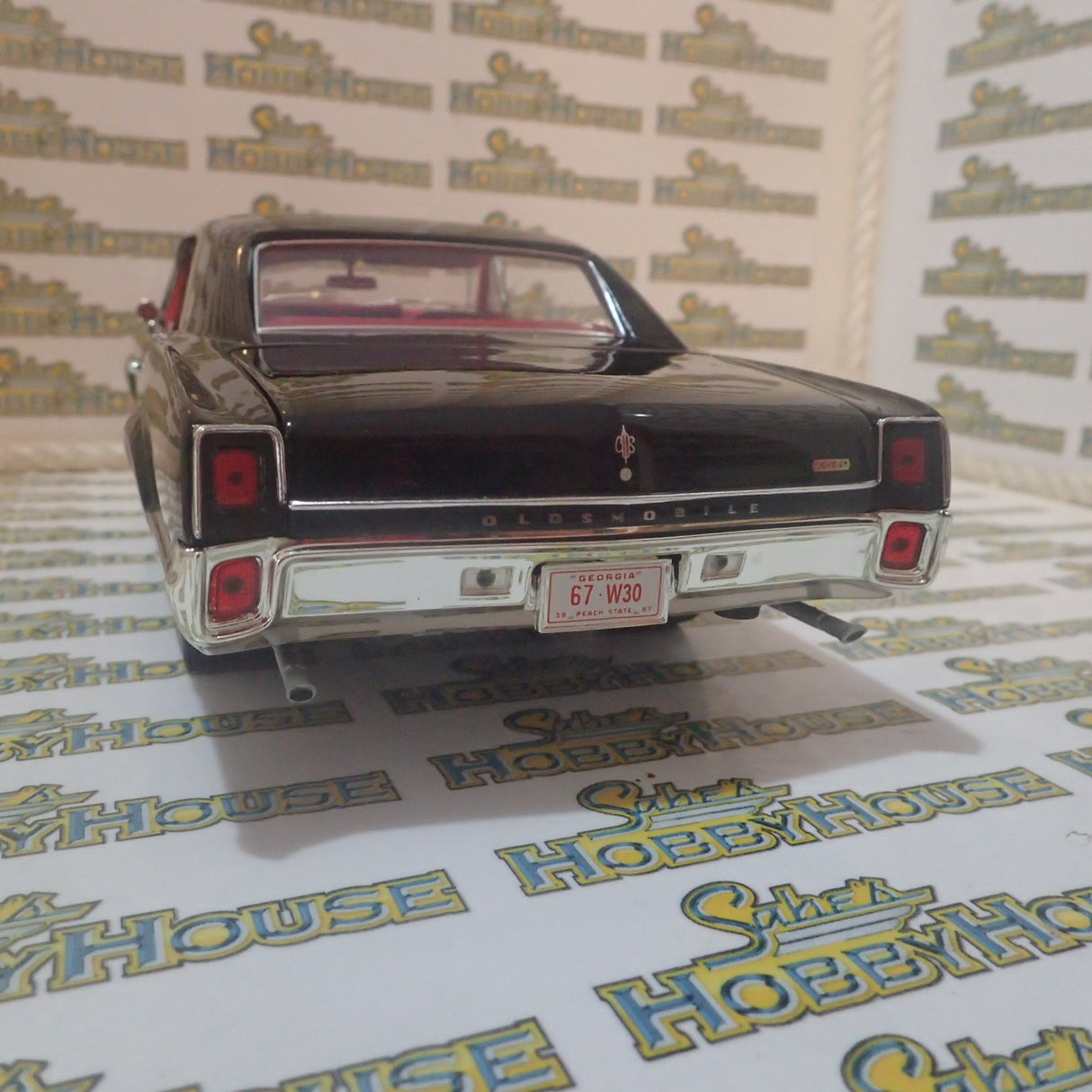 ACME A1805622 - 1/18 Scale 1967 OLDSMOBILE 442 Diecast Scale Model Replica