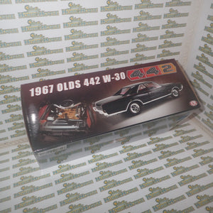 ACME A1805622 - 1/18 Scale 1967 OLDSMOBILE 442 Diecast Scale Model Replica