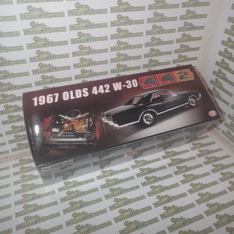 ACME A1805622 - 1/18 Scale 1967 OLDSMOBILE 442 Diecast Scale Model Replica