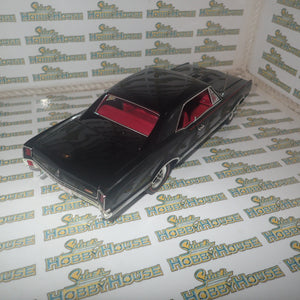 ACME A1805622 - 1/18 Scale 1967 OLDSMOBILE 442 Diecast Scale Model Replica