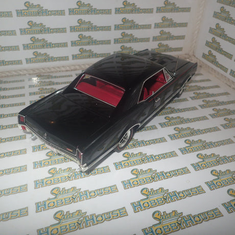 ACME A1805622 - 1/18 Scale 1967 OLDSMOBILE 442 Diecast Scale Model Replica