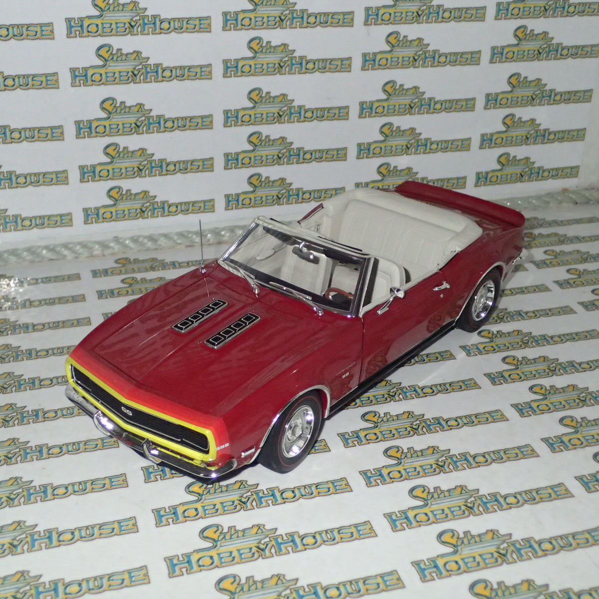 ACME A1805718 - 1/18 Scale - 1968 CHEVROLET CAMARO CONVERTIBLE - UNICORN Diecast Scale Model Replica (Copy)