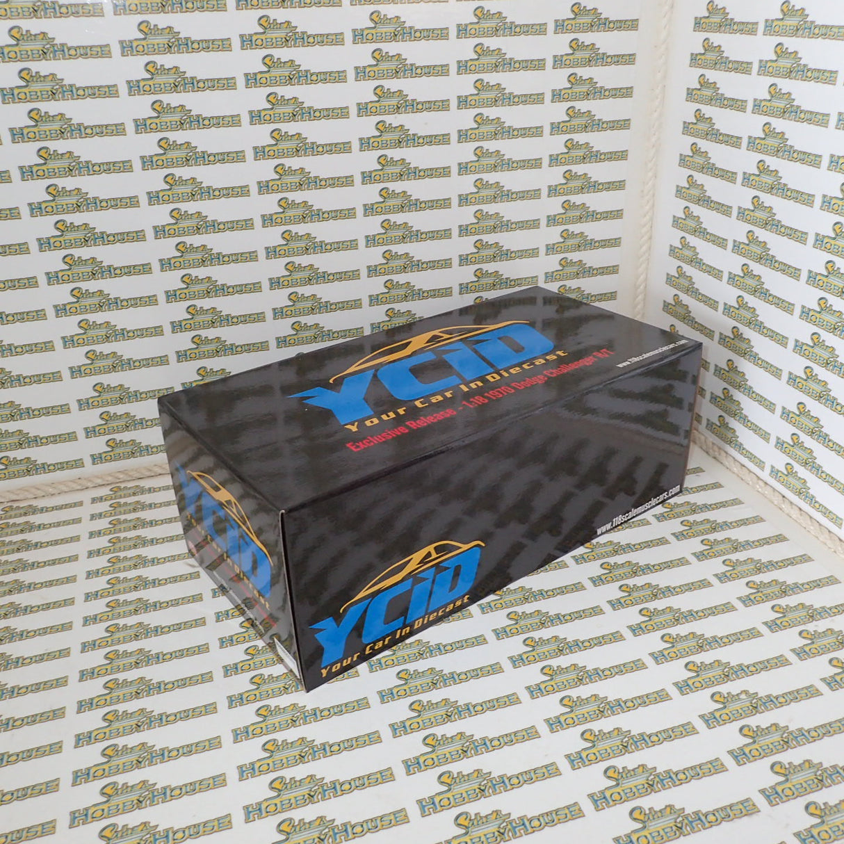 ACME YCID DIECAST A18060220VTY - 1:18 Scale 1970 Dodge Challenger R/T 425 Hemi orange with vinyl