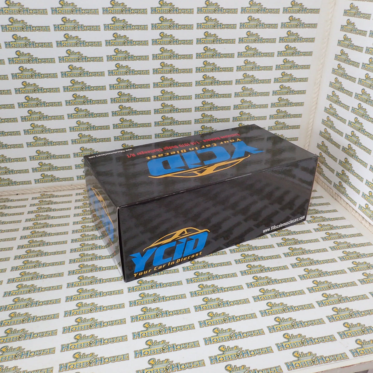 ACME YCID DIECAST A18060220VTY - 1:18 Scale 1970 Dodge Challenger R/T 425 Hemi orange with vinyl