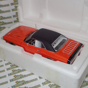 ACME YCID DIECAST A18060220VTY - 1:18 Scale 1970 Dodge Challenger R/T 425 Hemi orange with vinyl