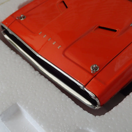 ACME YCID DIECAST A18060220VTY - 1:18 Scale 1970 Dodge Challenger R/T 425 Hemi orange with vinyl