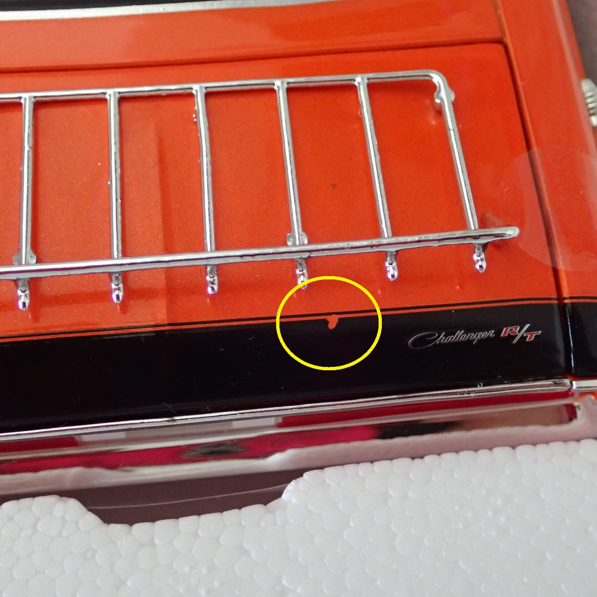 ACME YCID DIECAST A18060220VTY - 1:18 Scale 1970 Dodge Challenger R/T 425 Hemi orange with vinyl