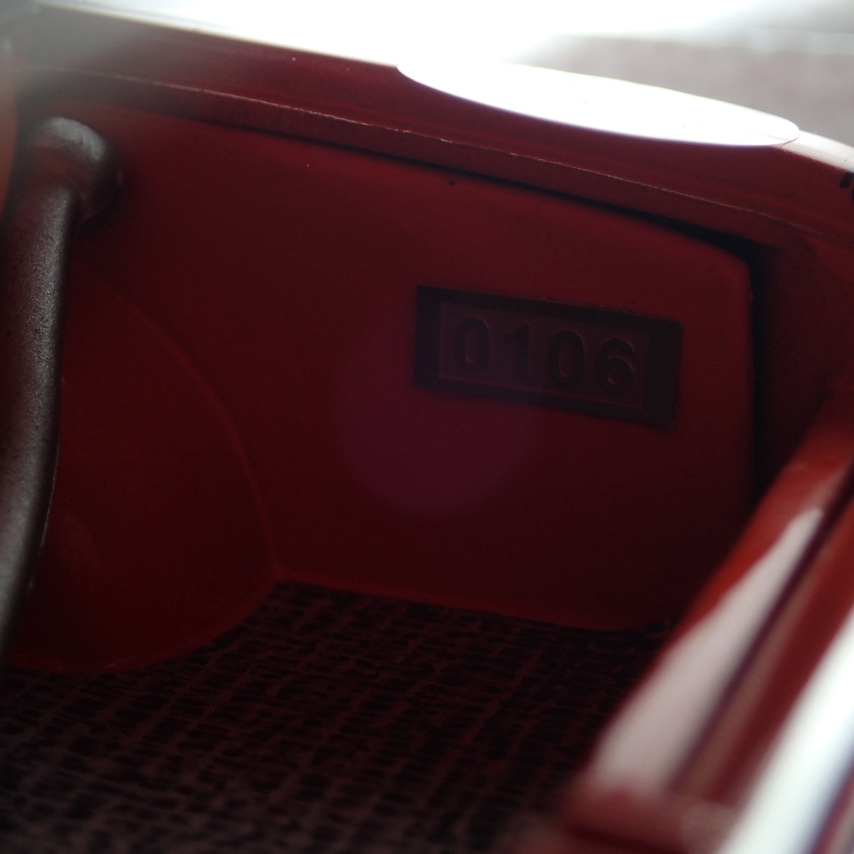 ACME YCID DIECAST A18060220VTY - 1:18 Scale 1970 Dodge Challenger R/T 425 Hemi orange with vinyl