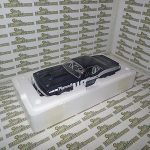 ACME A1806119 - 1/18 Scale - #48 1970 PLYMOUTH TRANS AM BARRACUDA - PILOT CAR Diecast Scale Model Replica