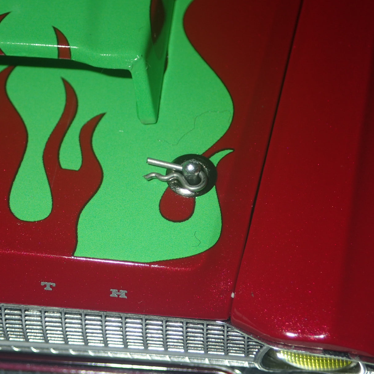 ACME A1806508 - 1/18 Scale 1965 PLYMOUTH AWB RAT FINK Diecast Scale Model Replica