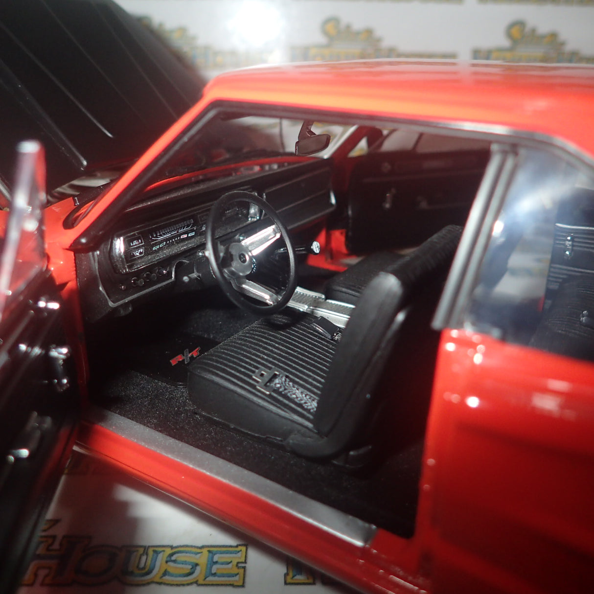 ACME A1806604 - 1/18 Scale - 1967 DODGE CORONET R/T RESTOMOD