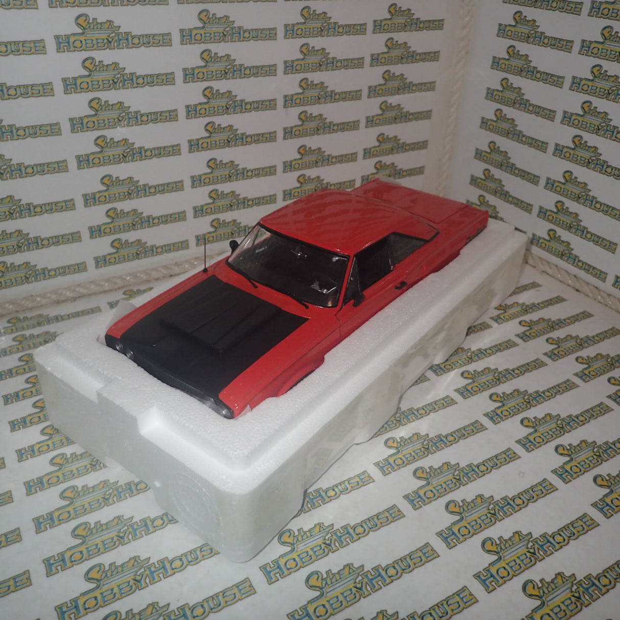 ACME A1806604 - 1/18 Scale - 1967 DODGE CORONET R/T RESTOMOD