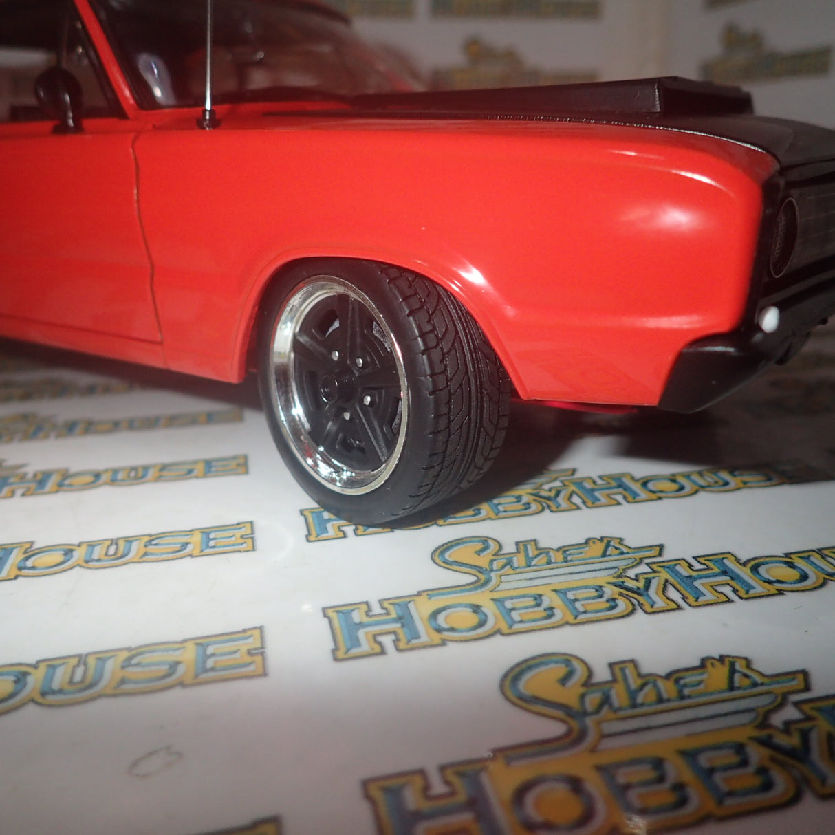 ACME A1806604 - 1/18 Scale - 1967 DODGE CORONET R/T RESTOMOD