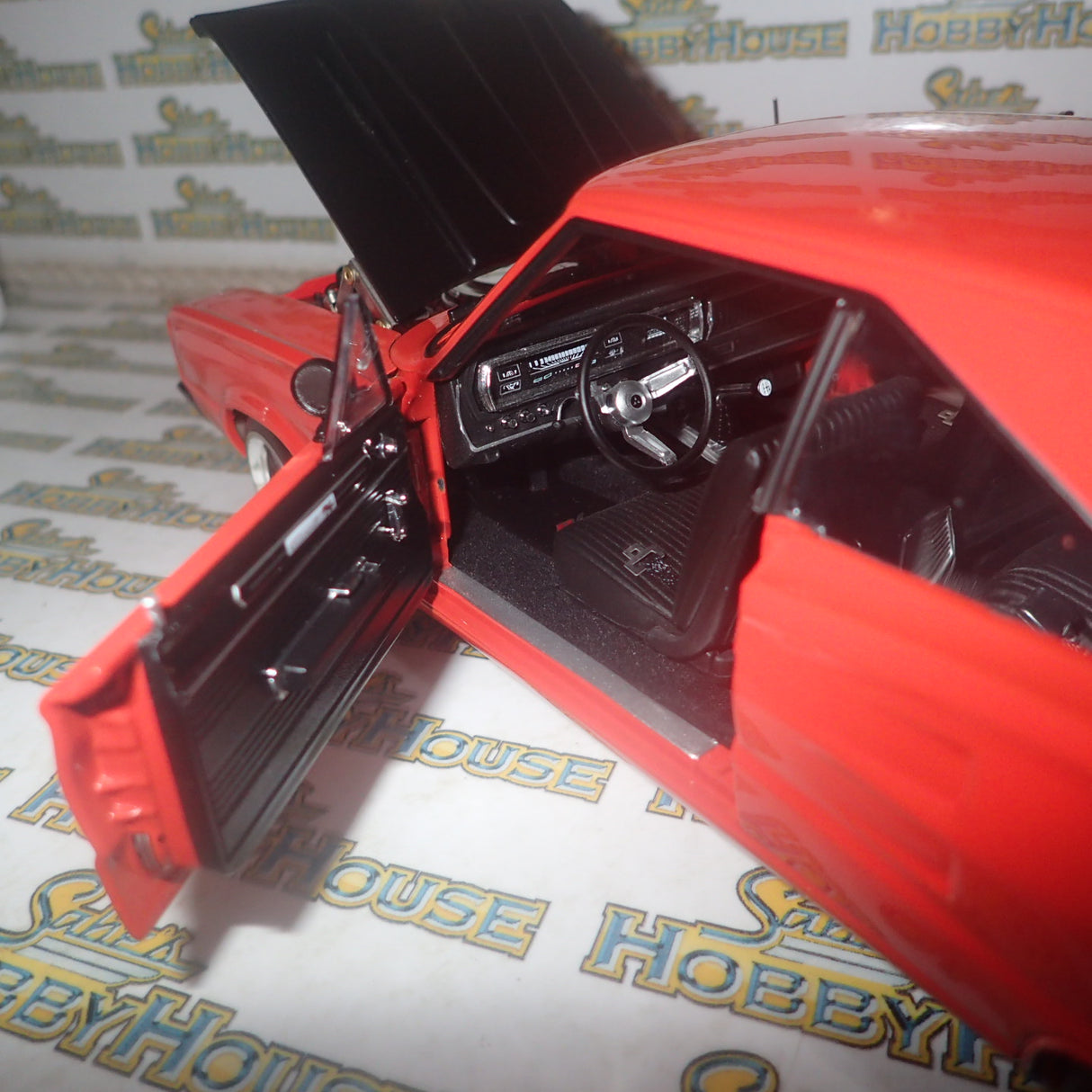 ACME A1806604 - 1/18 Scale - 1967 DODGE CORONET R/T RESTOMOD