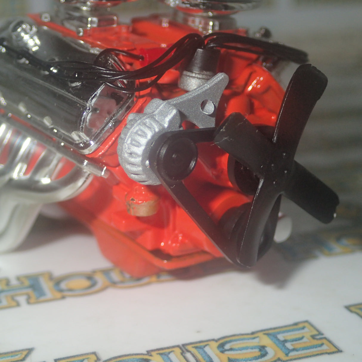 ACME A1806702E - 1/18 Scale 426 Hemi Engine with Transmission