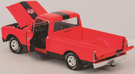 ACME - 1/18 Scale - A1807203 1968 Chevrolet C-10 STP Racing Diecast Scale Model Replica