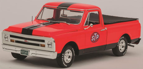 ACME - 1/18 Scale - A1807203 1968 Chevrolet C-10 STP Racing Diecast Scale Model Replica