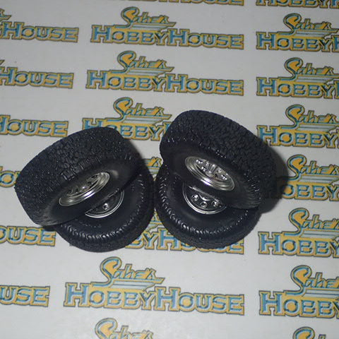 ACME A1807215W - 1/18 Scale Off Road Wheel & Tire Set - Polished Aluminum