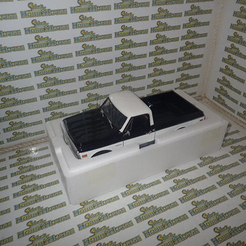 ACME A1807219 - 1/18 Scale 1969 Chevrolet K10 4x4 - Classic Black & White