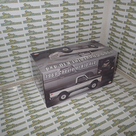ACME A1807219 - 1/18 Scale 1969 Chevrolet K10 4x4 - Classic Black & White