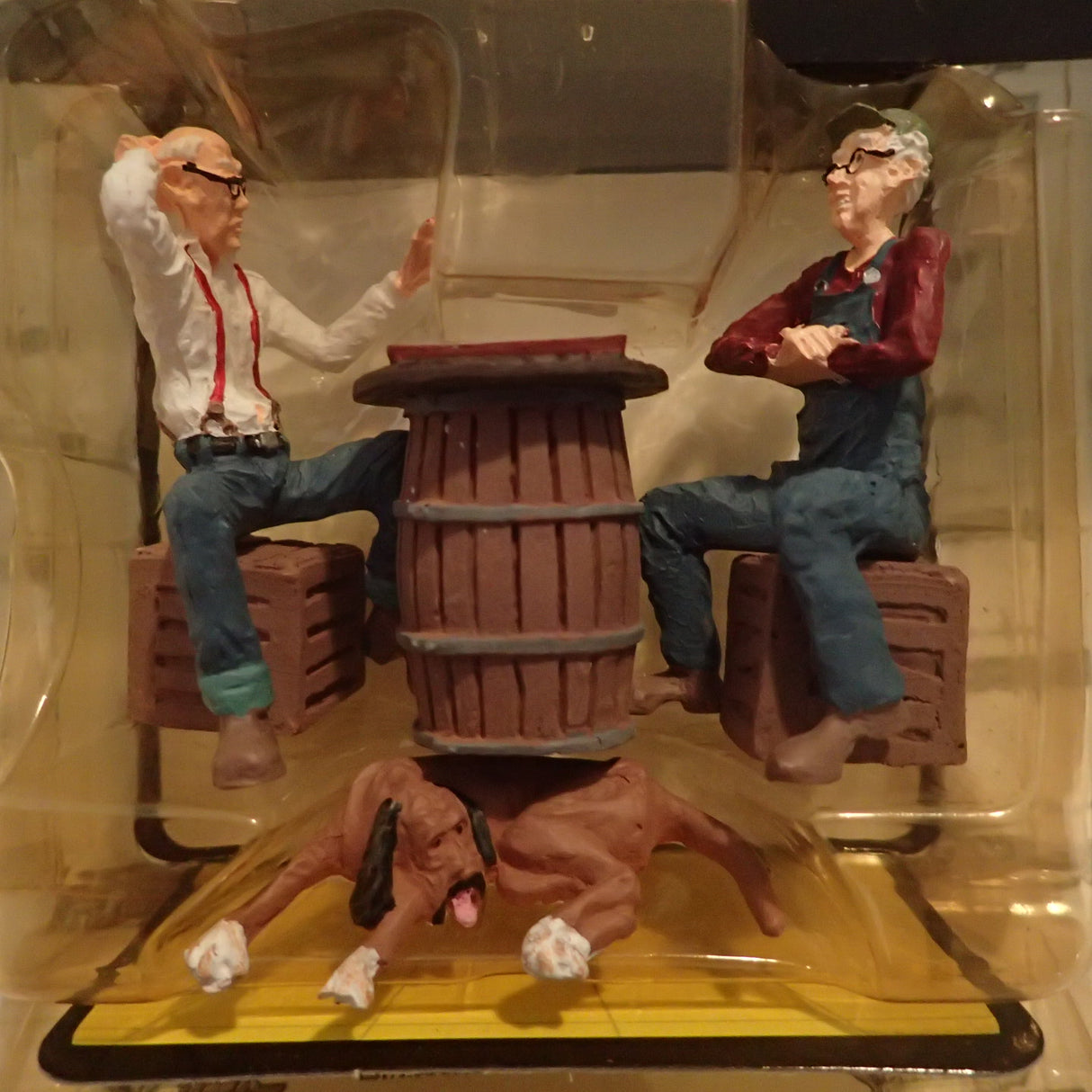 Woodland Scenics - Scenic Accents - G Scale - The Checker Brothers and Hound Plastic Figures