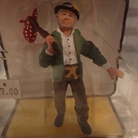 Woodland Scenics - Scenic Accents A2529 - G Scale - Hobo W/Red Pouch Plastic Figure