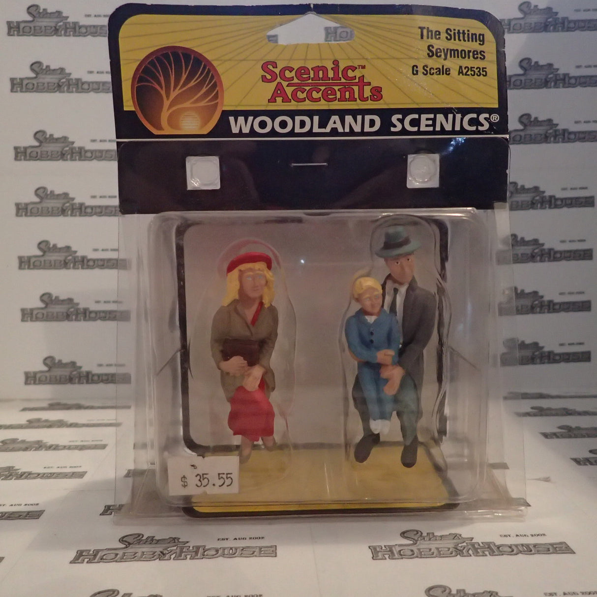 Woodland Scenics - Scenic Accents - G Scale - The Sitting Seymores Plastic Figures