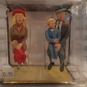 Woodland Scenics - Scenic Accents - G Scale - The Sitting Seymores Plastic Figures