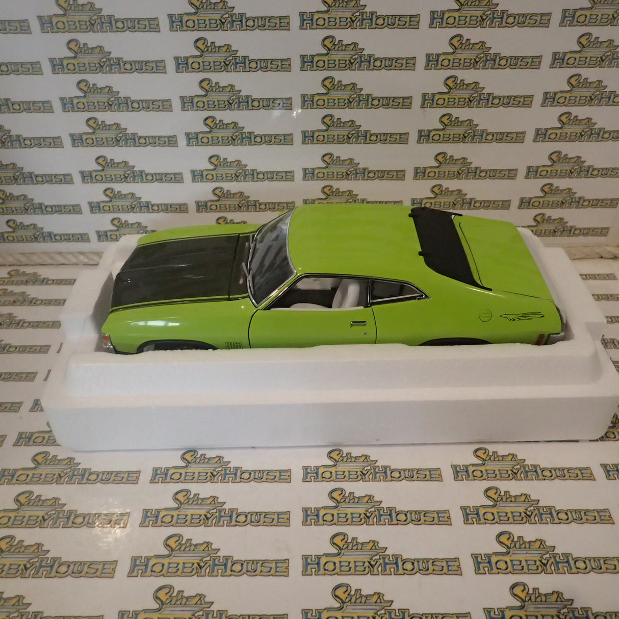 Biante AutoArt A72727 - 1/18 Scale Ford XA Falcon Coupe Superbird in Lime Glaze/Jewel Green Diecast Scale Model Replica