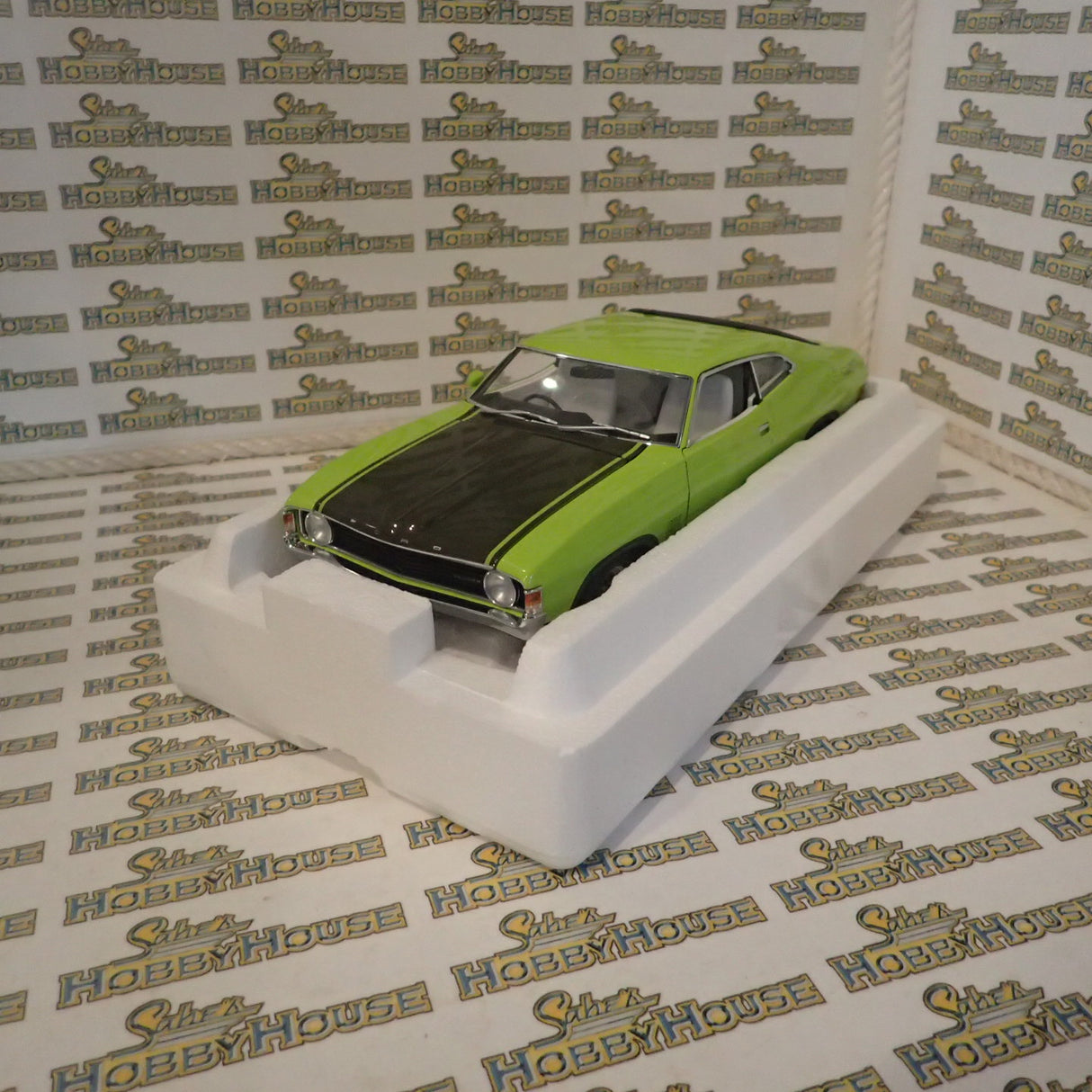 Biante AutoArt A72727 - 1/18 Scale Ford XA Falcon Coupe Superbird in Lime Glaze/Jewel Green Diecast Scale Model Replica