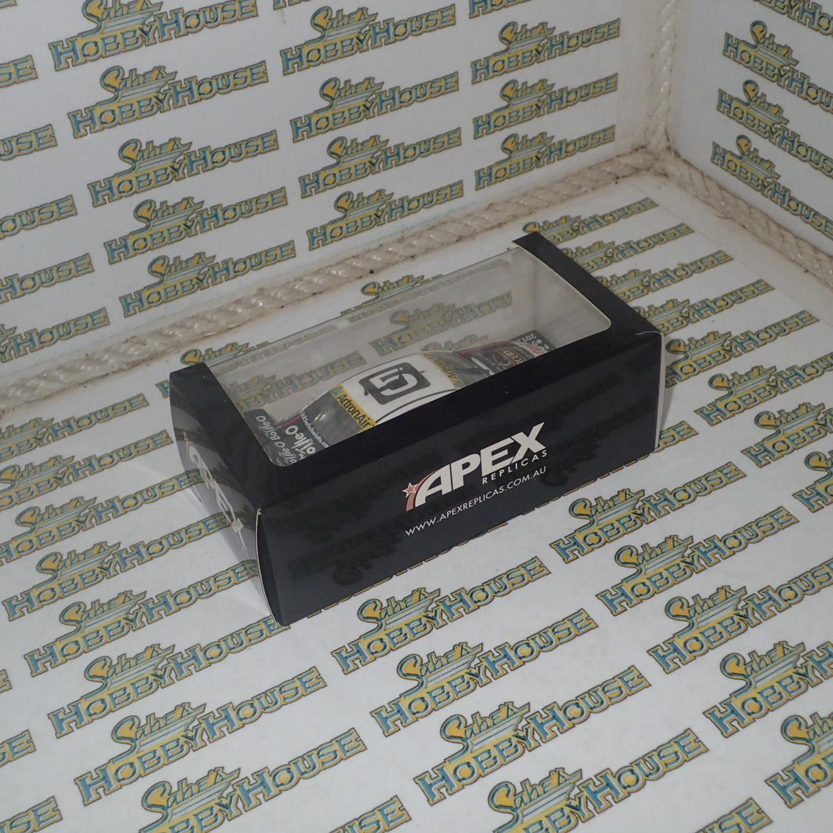 APEX Replicas AR41426 - 1/43 Scale - Ford FG-X Falcon The Bottle-O Racing Team #5 Winterbottom/Canto 2017 Bathurst 1000 Scale Model Replica