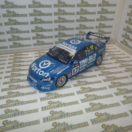 APEX Replicas AR80311 - 1/18 Scale Ford FG Falcon #17 Bathurst 2012 Moffat/Davidson Tru-Blue Livery Die-Cast Replica