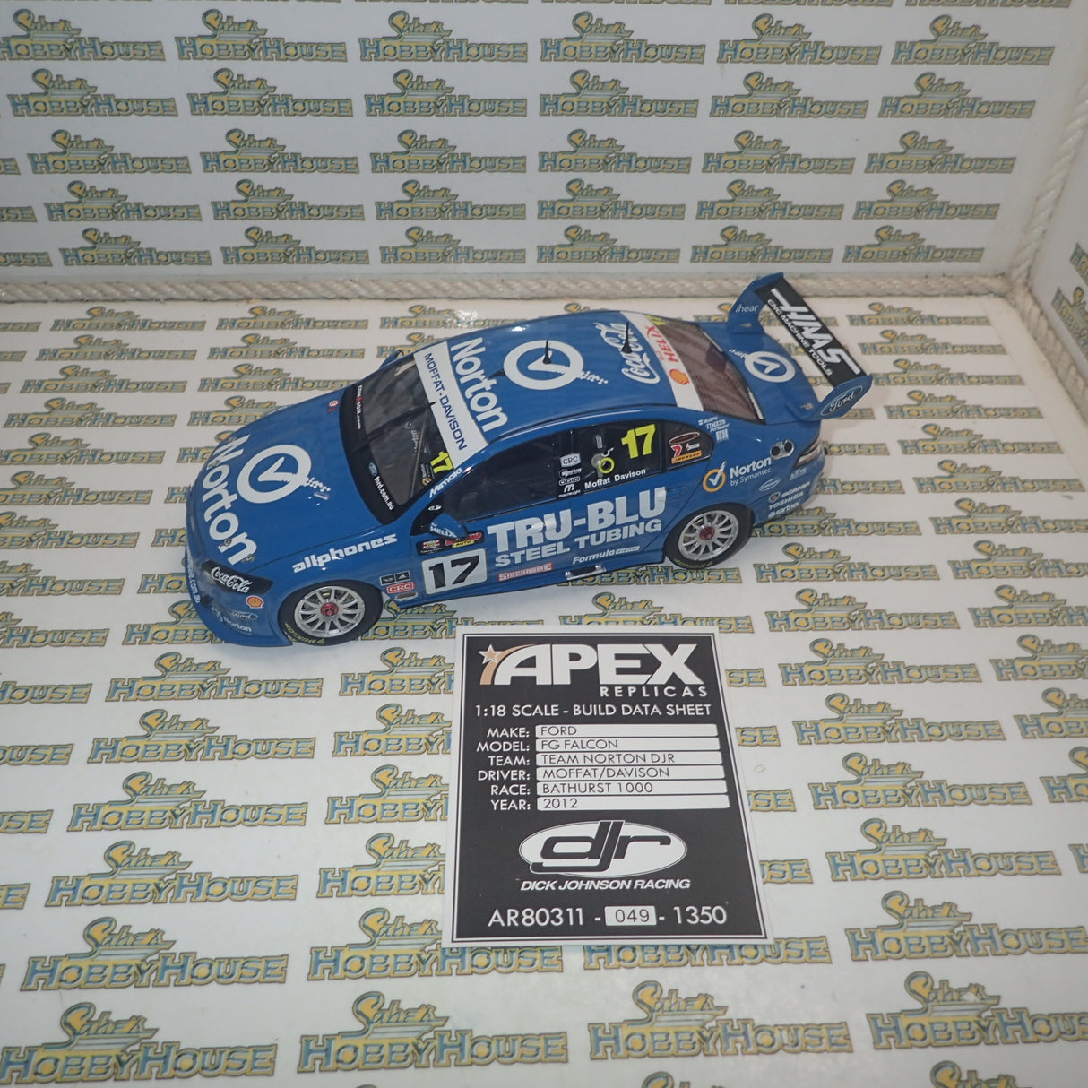 APEX Replicas AR80311 - 1/18 Scale Ford FG Falcon #17 Bathurst 2012 Moffat/Davidson Tru-Blue Livery Die-Cast Replica