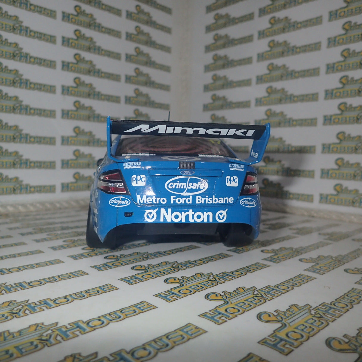 APEX Replicas AR80311 - 1/18 Scale Ford FG Falcon #17 Bathurst 2012 Moffat/Davidson Tru-Blue Livery Die-Cast Replica