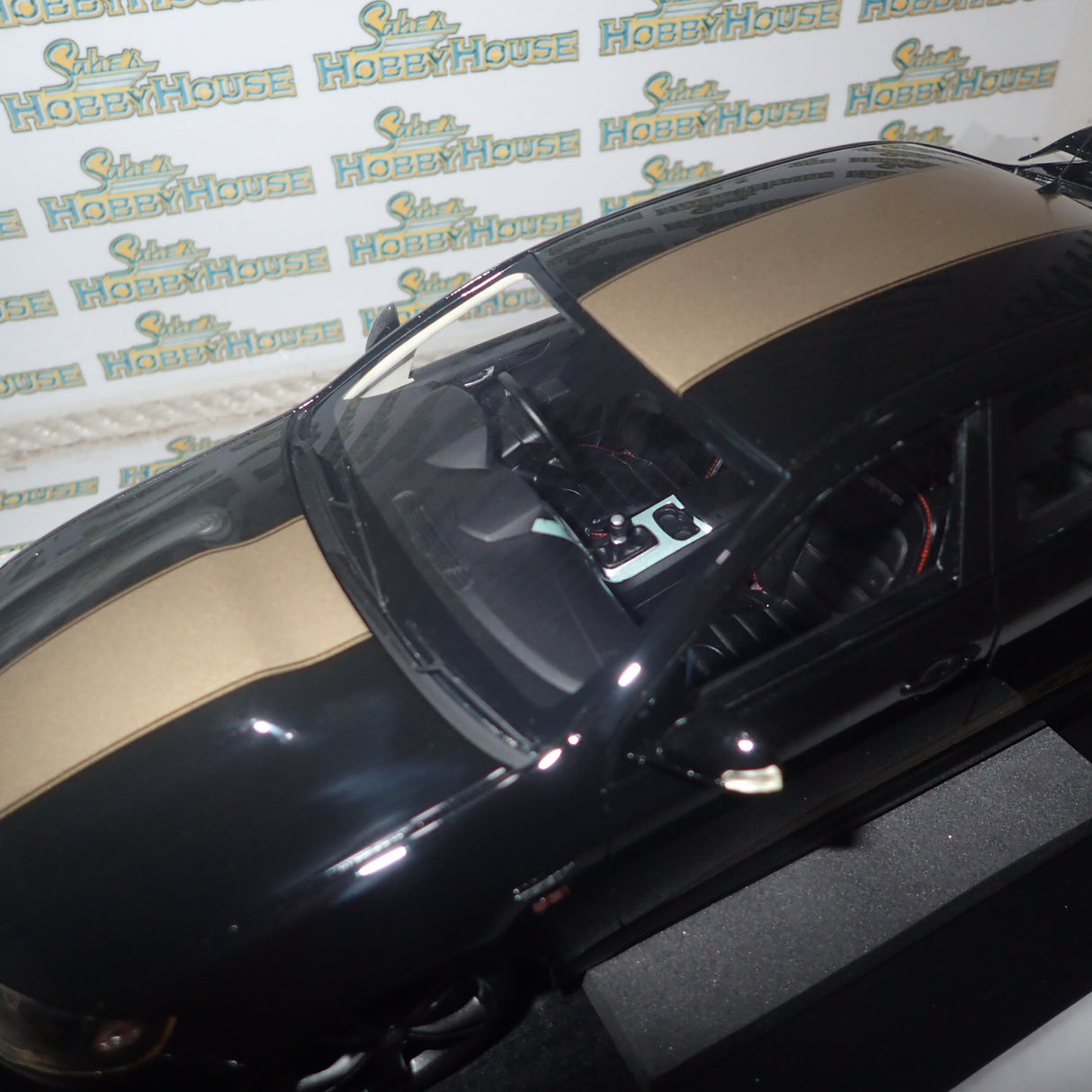 Apex Replicas AR80605 - 1/18 Scale FPV GT-F 2014 in Silhouette with Gold Stipes