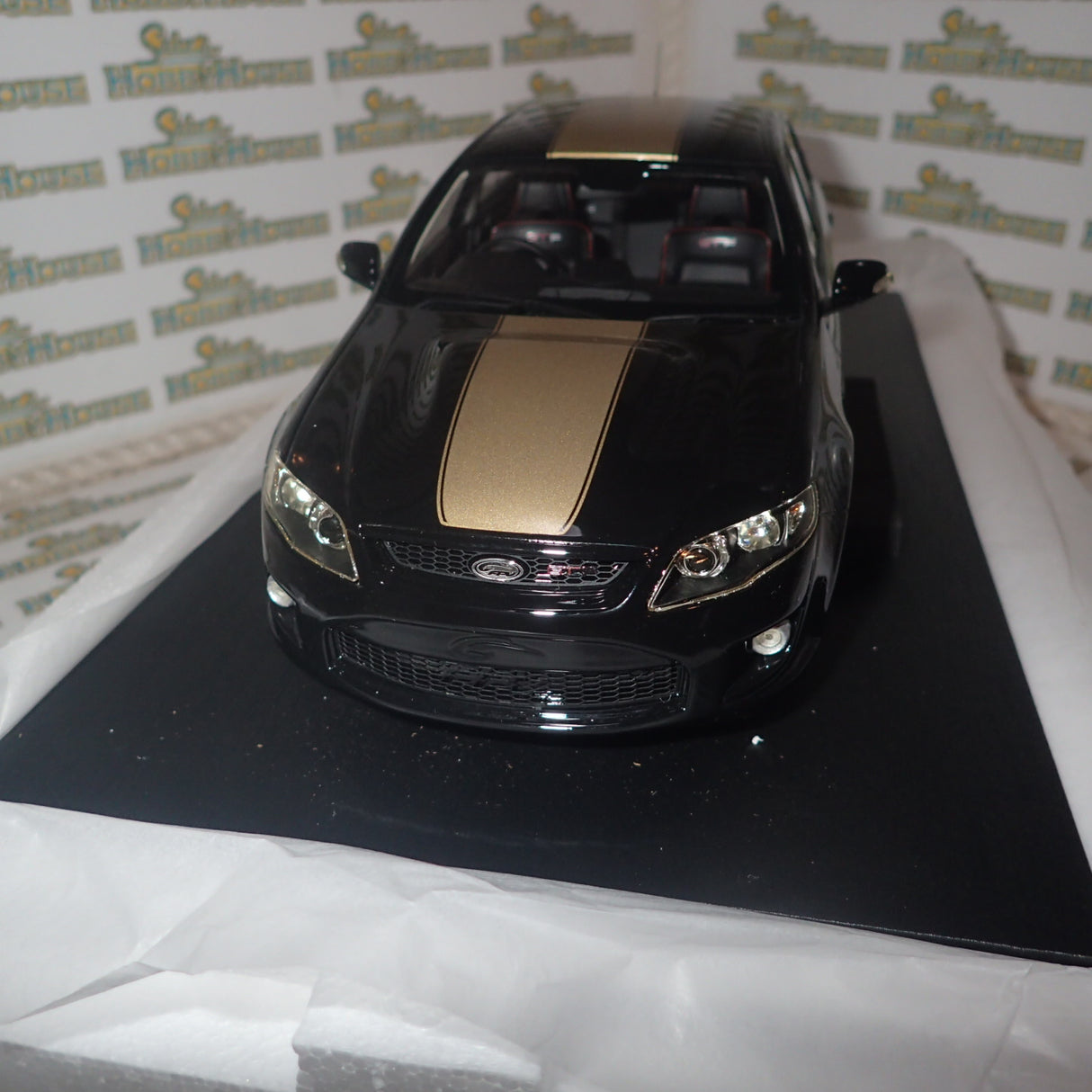 Apex Replicas AR80605 - 1/18 Scale FPV GT-F 2014 in Silhouette with Gold Stipes