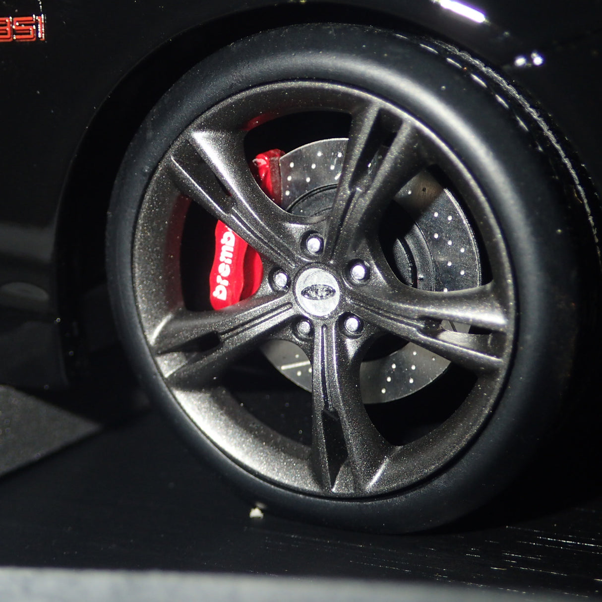 Apex Replicas AR80605 - 1/18 Scale FPV GT-F 2014 in Silhouette with Gold Stipes