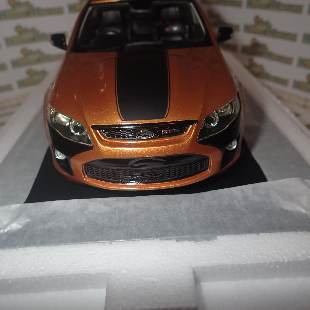 Apex Replicas AR80607 - 1/18 Scale FPV GT-F 2014 in Victory Gold with Black Stripes Scale Model Replica