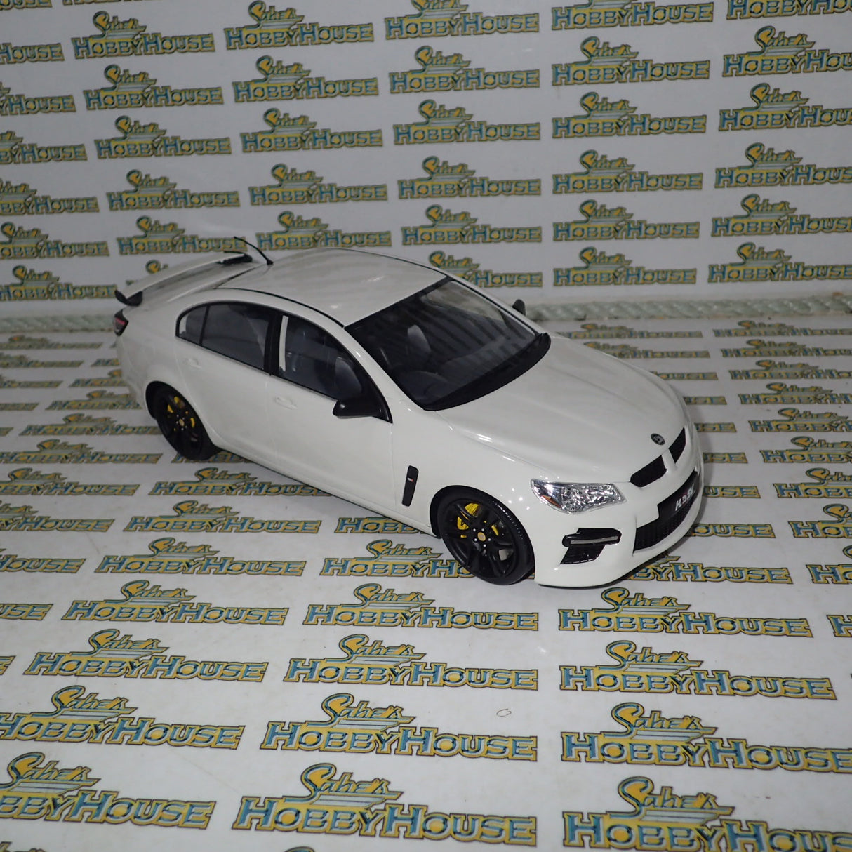 Apex Replicas - 1/18 Scale - #AR81501 Gen-F GTS 2014 in Heron White Scale Model Replica
