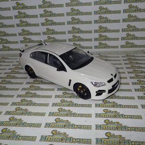 Apex Replicas - 1/18 Scale - #AR81501 Gen-F GTS 2014 in Heron White Scale Model Replica